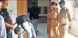 कोर्ट के आदेश पर नगर आयुक्त कार्यालय में कुर्की करने पहुंची पुलिस टीम