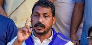 मंच से गरजे चंद्रशेखर आजाद, विरोधियों को दी खुली चेतावनी