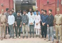 वाराणसी में गंगा पर पार्टी, मांसाहार के आरोप में 14 गिरफ्तार