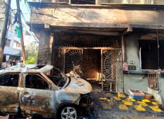 इंदौर हादसा: EV कार में आग से पूरा घर जला, 8 जिंदा जले