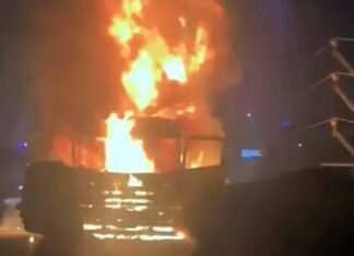 जाजमऊ फ्लाईओवर पर धधका ट्रक, 100 मीटर तक आग का गोला बन दौड़ा