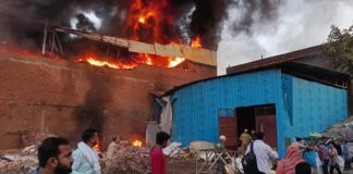 कानपुर की राखी मंडी में फैक्ट्री में लगी भीषण आग, घंटों बाद पाया गया काबू