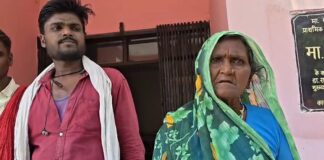 डॉक्टर न मिलने पर फूटा ग्रामीणों का गुस्सा, पीएचसी पर धरना; एक घंटे तक जाम रहा रक्षपालपुर-अझुवा मार्ग