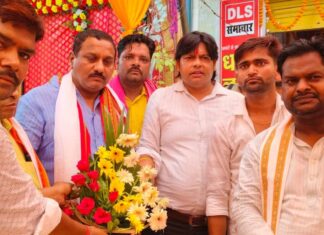 Barabanki News: धारा लक्ष्य समाचार का चतुर्थ स्थापना दिवस धूमधाम से संपन्न, विधायक दिनेश रावत ने काटा केक, निष्पक्ष पत्रकारिता की सराहना