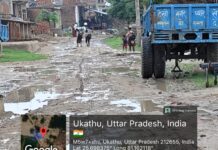 धाता के उकाथू में मुख्य मार्ग बना तालाब, 60 मीटर तक जलभराव से ग्रामीण बेहाल