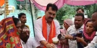 Unnao Temple News: खंडित मूर्तियों की जगह सिद्धेश्वर महादेव मंदिर में नई प्रतिमाओं की प्राण प्रतिष्ठा, उमड़े शिवभक्त