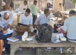 चकिया में ‘स्पेशल देसी गुड़’ पर खाद्य विभाग का छापा, 15 कुंतल संदिग्ध गुड़ जेसीबी से नष्ट