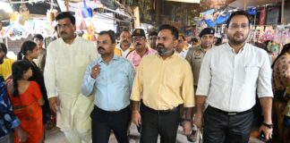 नवरात्रि को लेकर कानपुर में प्रशासन अलर्ट, डीएम महेंद्र सिंह तंवर ने तपेश्वरी और बारादेवी मंदिर का किया निरीक्षण